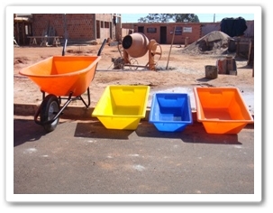 RotomixBrasil - Carriola e Masseiras Rotomoldadas